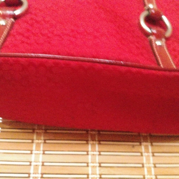 Coach  bag, east west, signature great condition - Picture 2 of 8